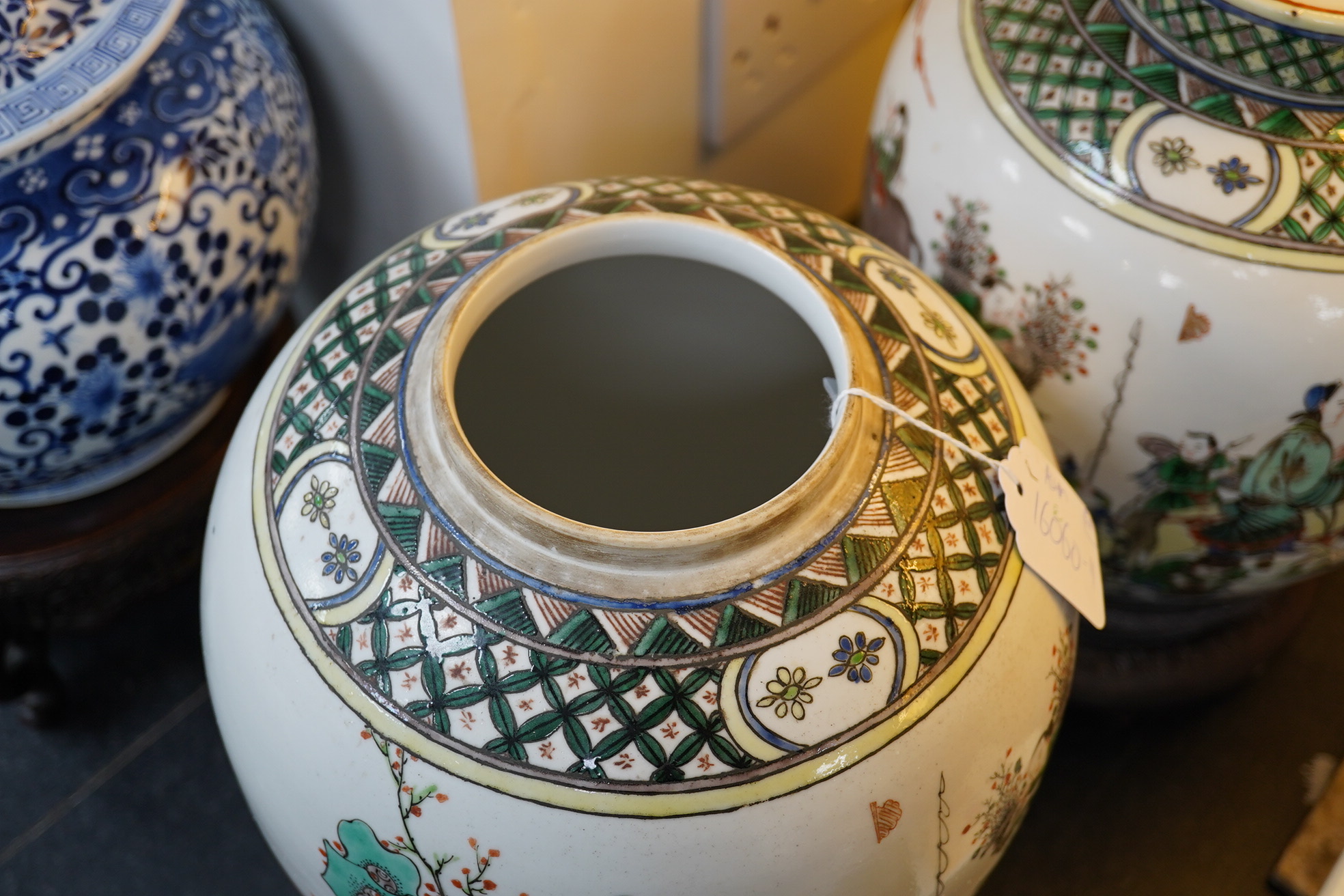 A pair of large Chinese famille verte globular jars and covers, early 20th century